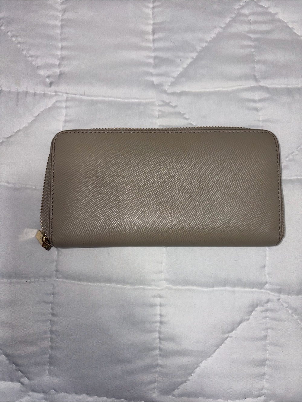 Tory Burch Saffiano Zip Wallet in Taupe with Gold Logo - Picture 3 of 3